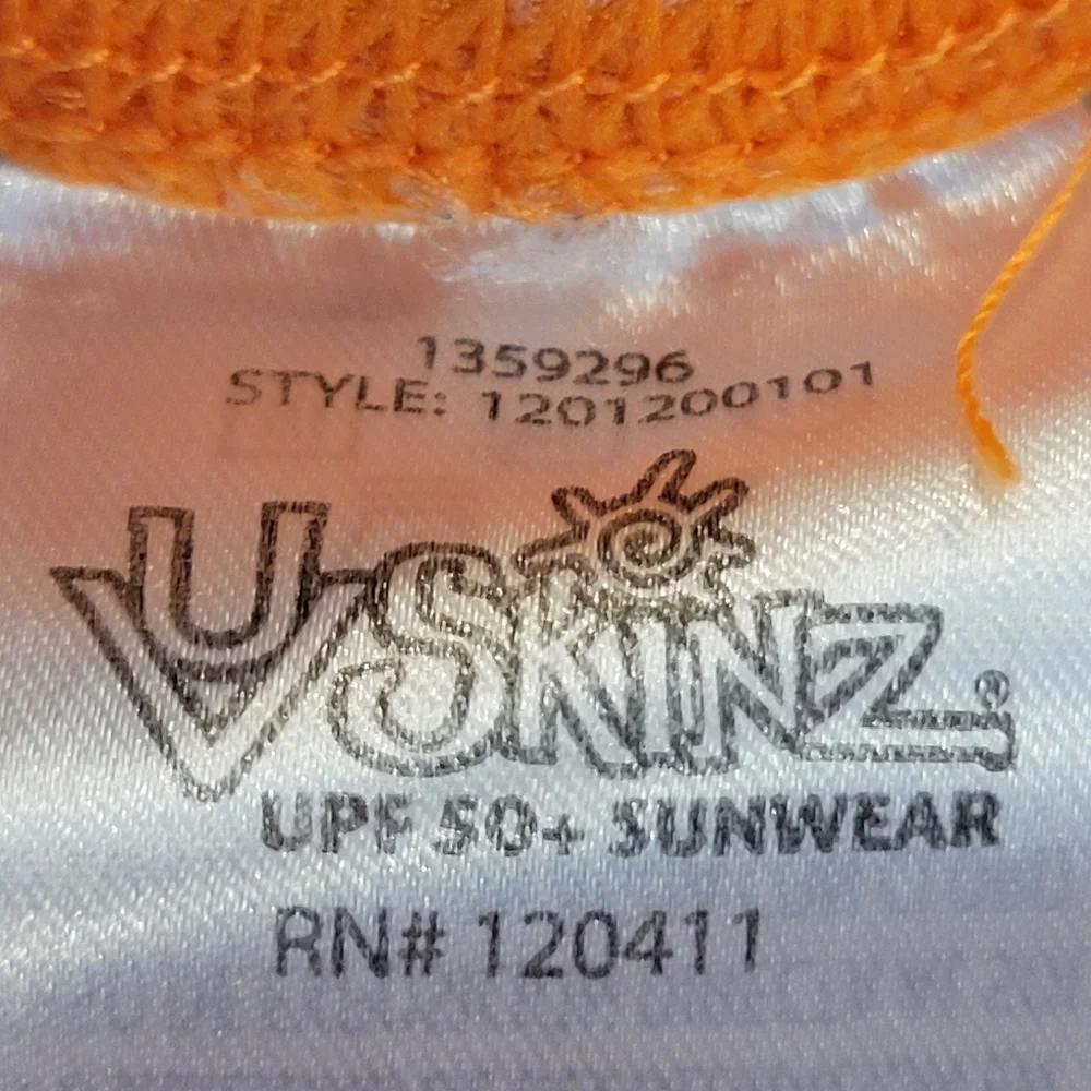 Boys UvSkinz Brand size 7 Rashgaurd shirt